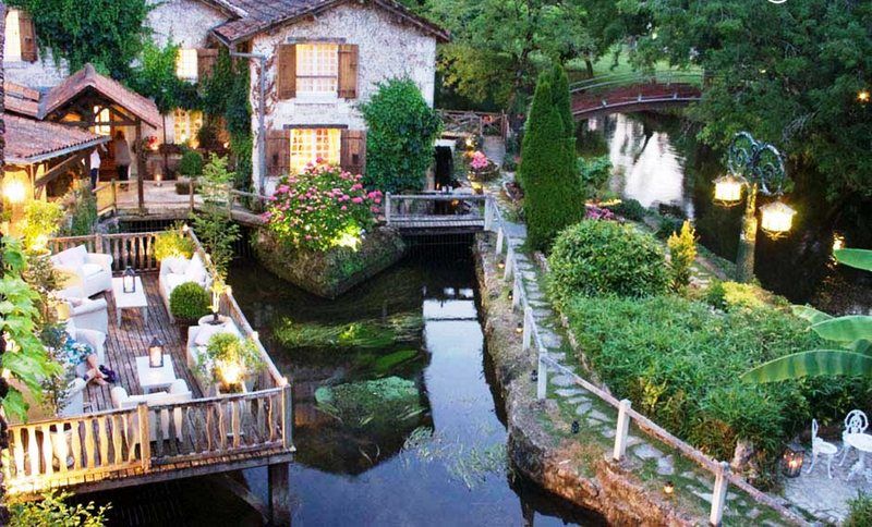 Отель Le Moulin Du Roc Брантом Экстерьер фото
