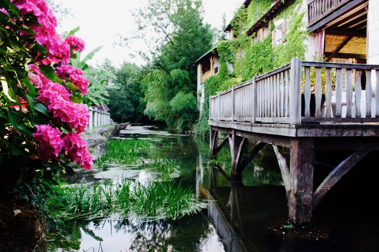 Отель Le Moulin Du Roc Брантом Экстерьер фото